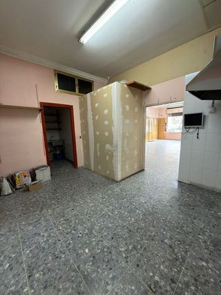 Local comercial en alquiler en Montequinto en Dos Hermanas