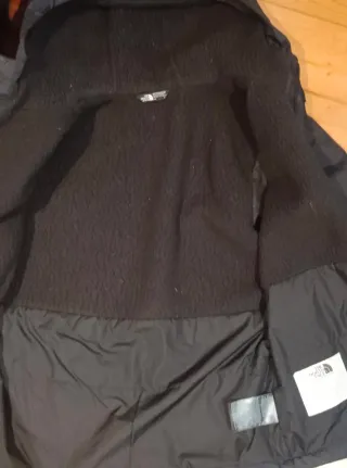Chaqueta The North Face DryVent Niño Negra.