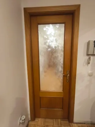 Pack 8 puertas interiores de madera con tapetas