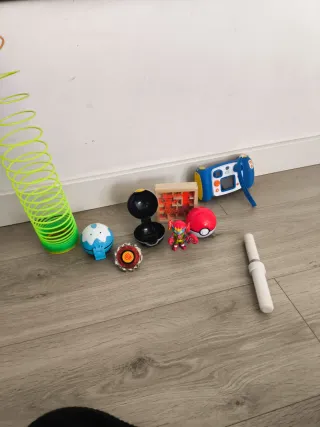 Pack de juguetes ( se puede vender por separado ).