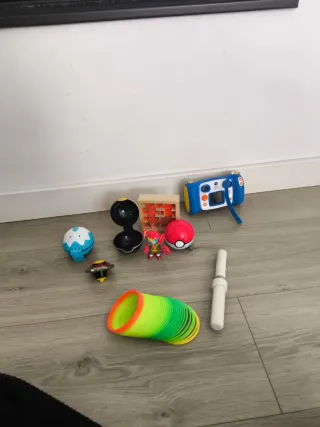 Pack de juguetes ( se puede vender por separado ).