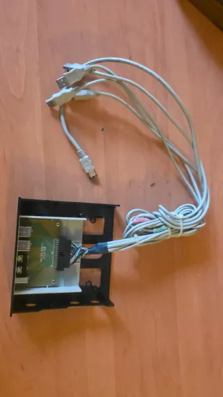 PANNELLO FRONTALE PC 3.5" USB + AUDIO + FIREWIRE