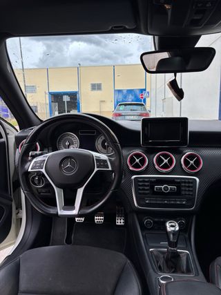 Mercedes-Benz A-klasse a200 amg Sport