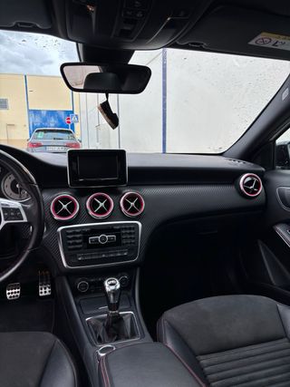 Mercedes-Benz A-klasse a200 amg Sport