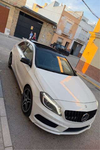 Mercedes-Benz A-klasse a200 amg Sport