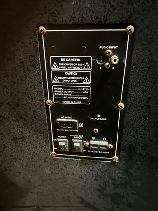 Altavoz grande negro