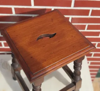 Banqueta rústica de madera