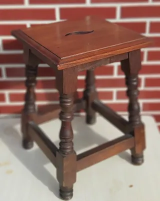 Banqueta rústica de madera