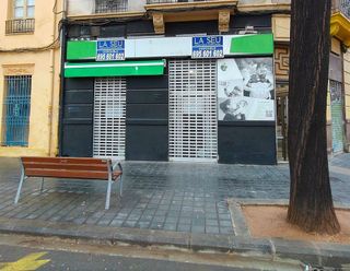 Local comercial en alquiler en La Petxina en Valencia