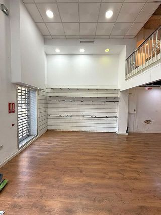 Local comercial en alquiler en La Petxina en Valencia