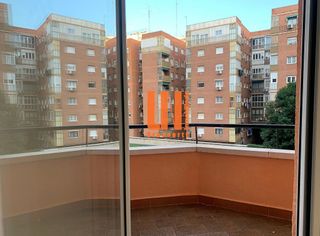 Piso en alquiler en Pacífico en Madrid