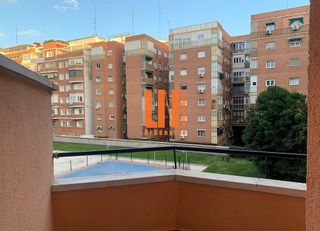 Piso en alquiler en Pacífico en Madrid