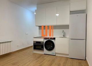 Piso en alquiler en Pacífico en Madrid