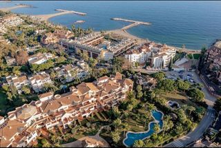 Ático en alquiler en Puerto Banús en Marbella