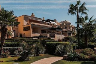 Ático en alquiler en Puerto Banús en Marbella