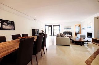 Ático en alquiler en Puerto Banús en Marbella