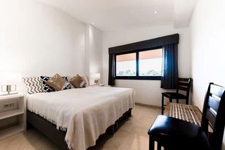 Ático en alquiler en Puerto Banús en Marbella