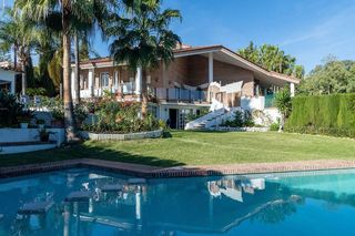 Chalet en alquiler en Paraíso - Atalaya- Benamara en Estepona