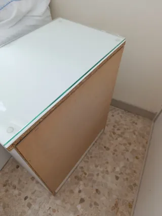 2 Mesitas de noche blanca. Iguales. Perfecto