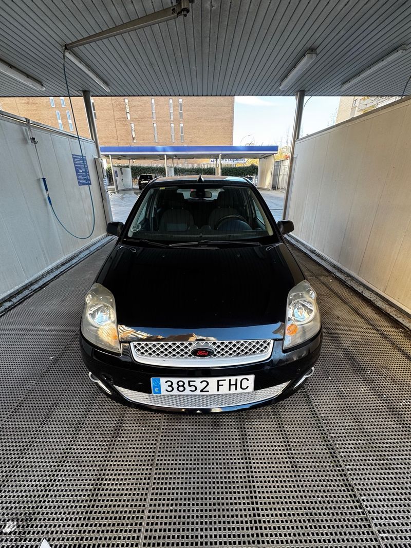Ford Fiesta 2007 - foto 1