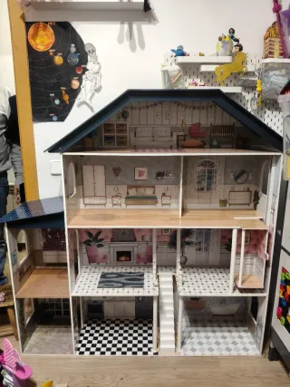 Casa de muñecas grande