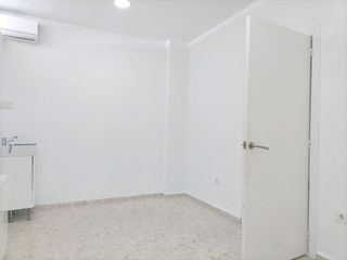 Local comercial en alquiler en Crevillet - Pinar Alto en Puerto de Santa María (El)