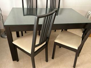 Mesa cristal extensible con 4 sillas