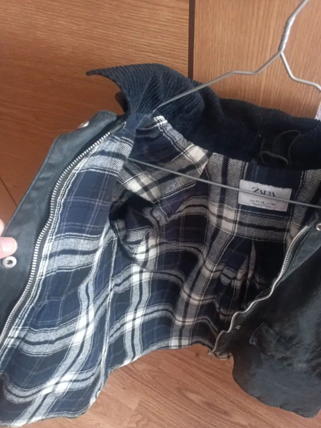 Chubasquero Zara Verde Oliva oscuro