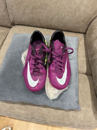 Botas de fútbol Nike Moradas