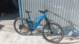 Bicicleta Mondraker Eléctrica Azul