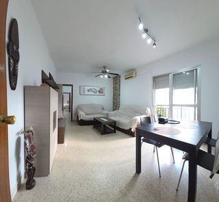 Piso en alquiler en Colores - Entreparques en Sevilla