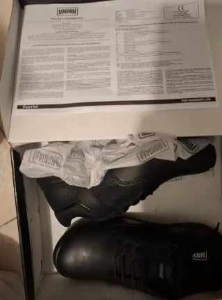 Zapatos de seguridad Magnum negros