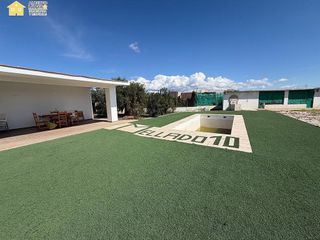 Chalet en alquiler en Novelda