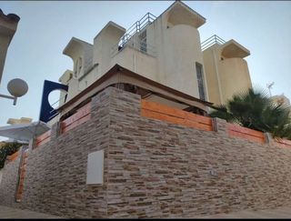 Casa adosada en alquiler en Torrelamata - La Mata en Torrevieja