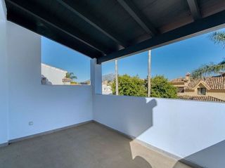 Chalet en alquiler en Nueva Andalucía centro en Marbella