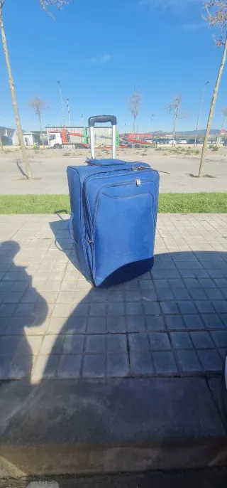 Maleta grande azul 68x40x30 cm 2 ruedas