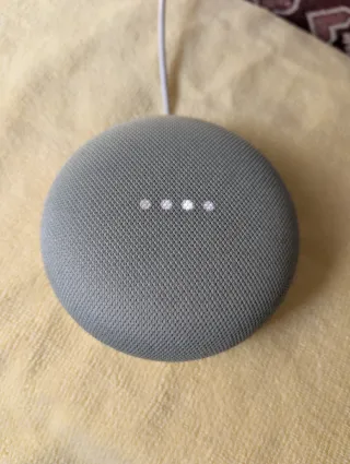 Google Home Mini Verde y Blanco