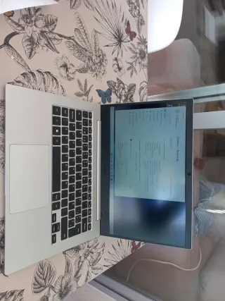 Samsung Galaxy Book Go Plata