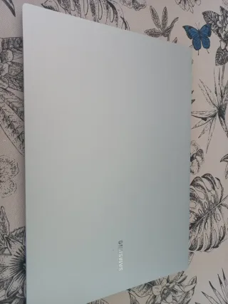 Samsung Galaxy Book Go Plata