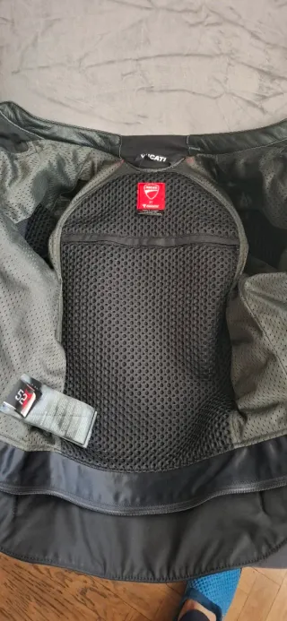 Chaqueta Ducati Corse Piel Talla 52 ORIGINAL.