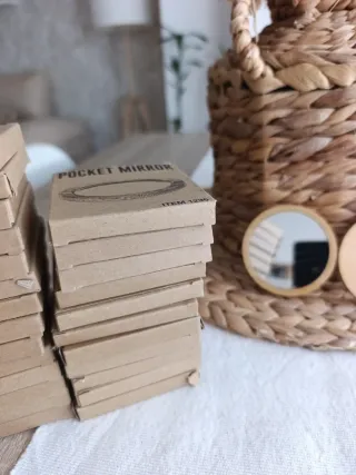 Espejo detalle invitado mimbre y madera