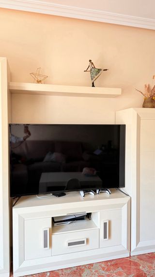 Mueble salón completo crema con vitrina