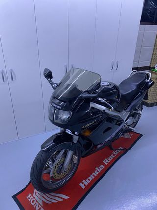 Honda VFR 750F
