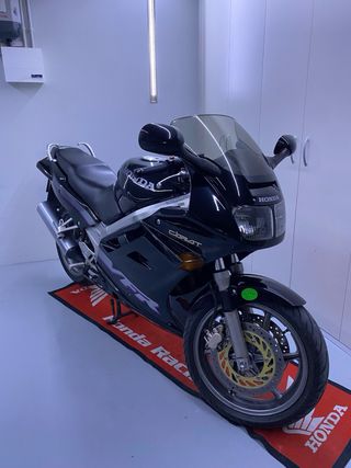 Honda VFR 750F