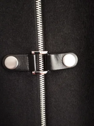 Abrigo paño Esprit negro con capucha