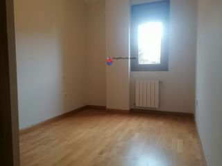 Piso en alquiler en Torrecaballeros