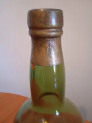 Botella antigua de vidrio