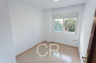 Local comercial en alquiler en Barrio de Zaidín en Granada