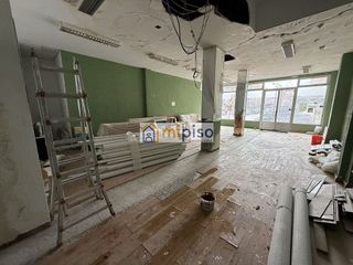 Local comercial en venta en Juan de la Cierva en Getafe