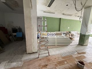 Local comercial en venta en Juan de la Cierva en Getafe